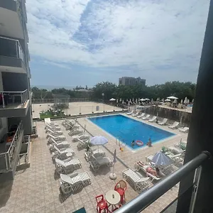 https://ivtour-apartments-in-yalta-complex.goldensandshotels.net