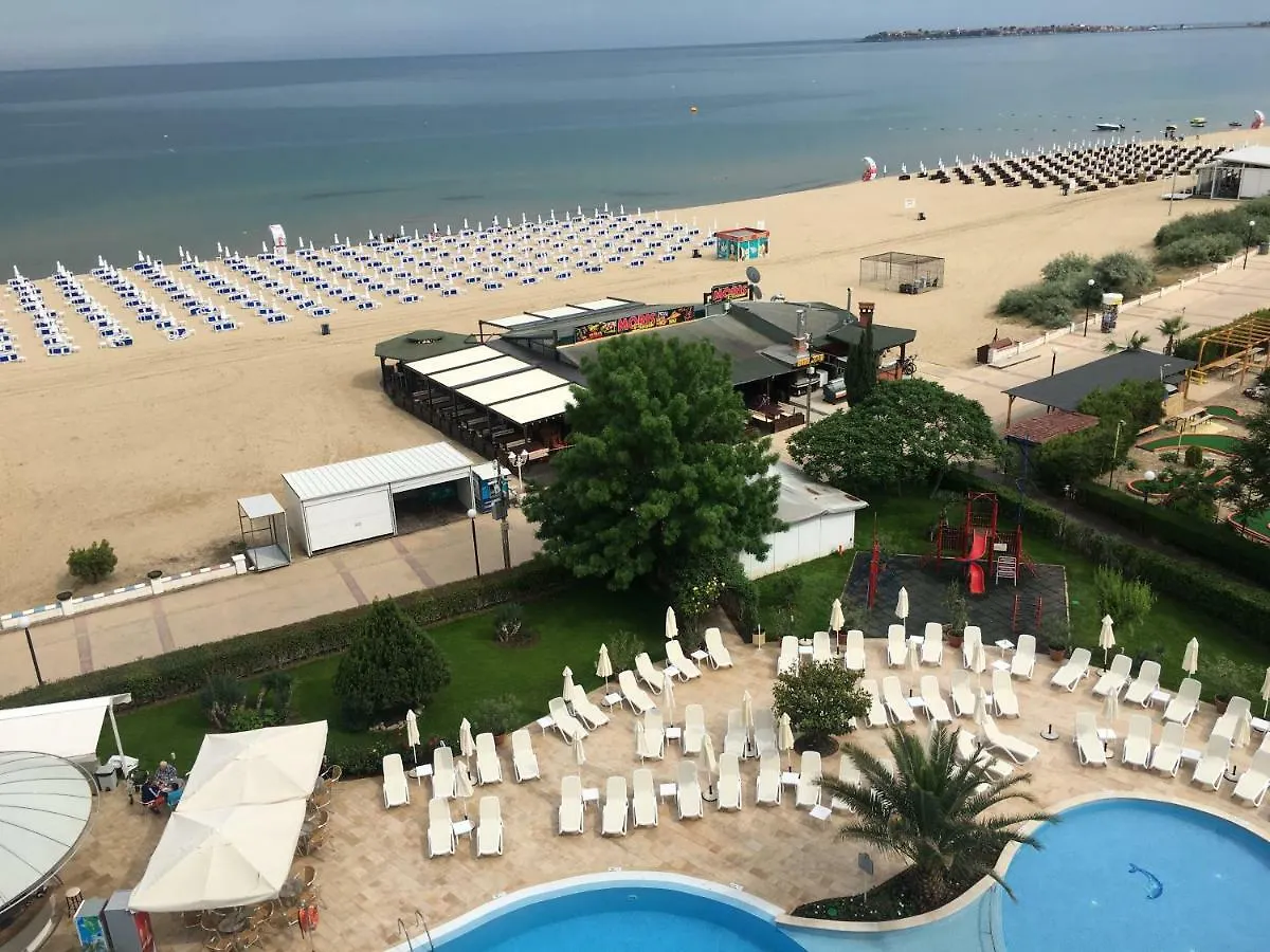 فندق Neptun Beach ساني بيتش منتجع